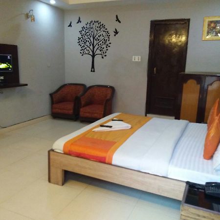 Hotel Samridhi Palace Juhi Bari Exterior photo