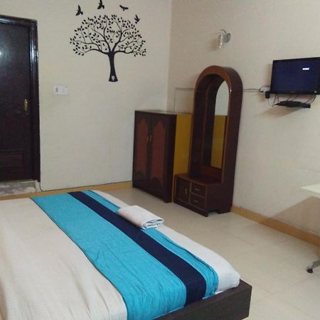Hotel Samridhi Palace Juhi Bari Exterior photo